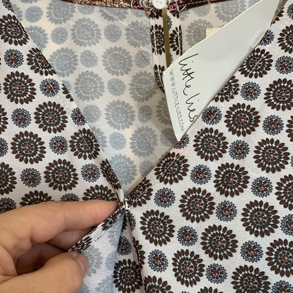 Little Lies | NWT Paisley Print Boutique Ruffle Bell Sleeve Faux Wrap Romper M/L - Picture 9 of 17